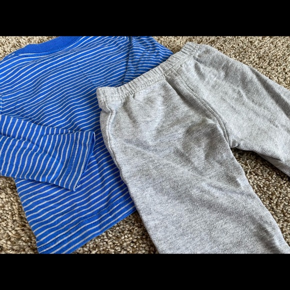 •GUC•Child of Mine By Carter’s Infant Boy Outfit💙 - Picture 6 of 11